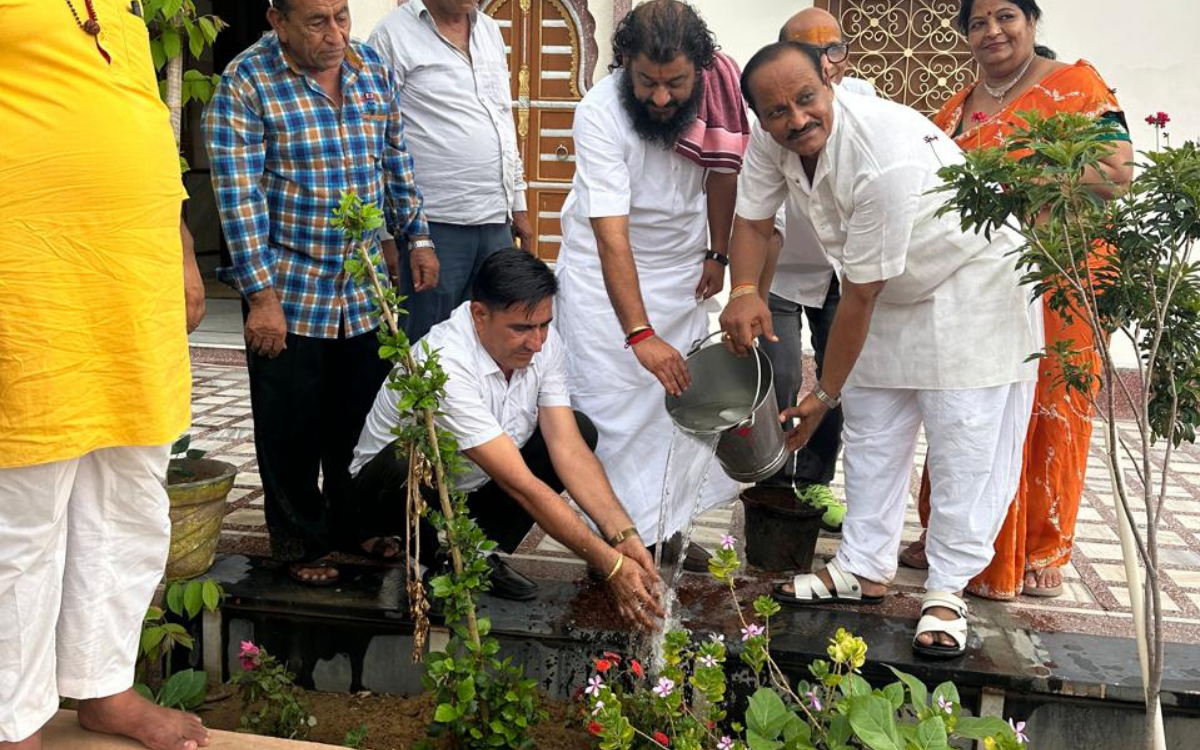 जनता के बीच निर्मल कुमार भूरा